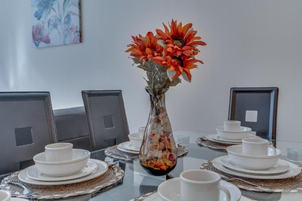 Heaven on Washington Fully Furnished Apartments image 12