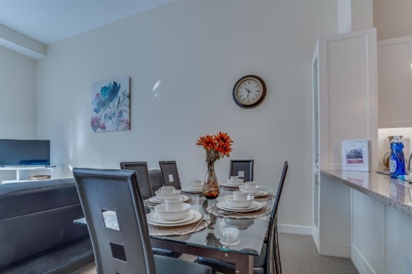 Heaven on Washington Fully Furnished Apartments image 13