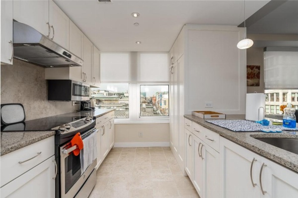 Heaven on Washington Fully Furnished Apartments image 33