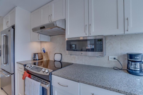 Heaven on Washington Fully Furnished Apartments image 35