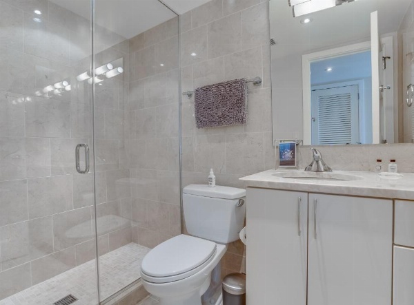 Heaven on Washington Fully Furnished Apartments image 38