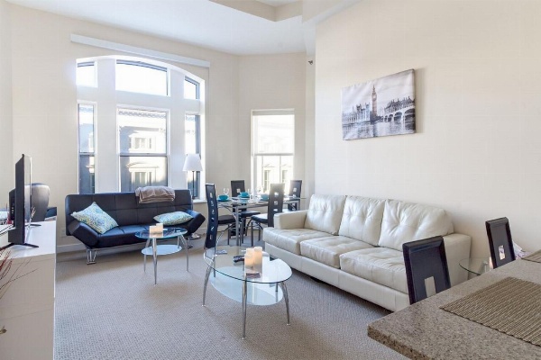 Heaven on Washington Fully Furnished Apartments image 4